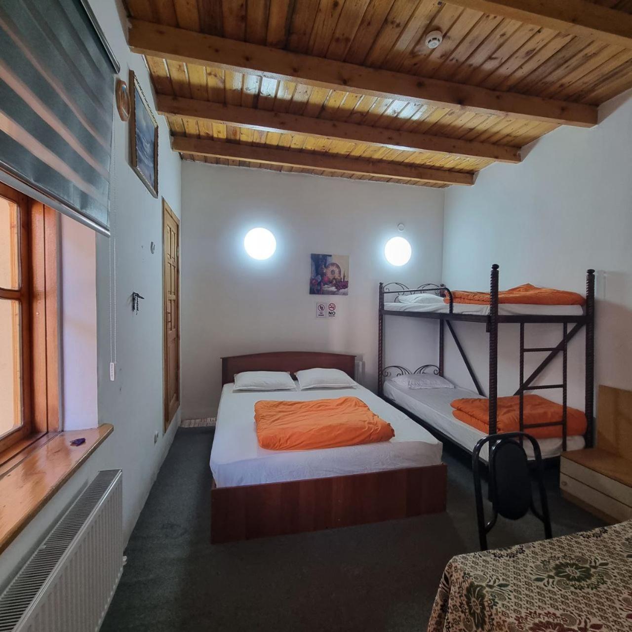 Sim Sim Hostel & Guest House Near The Church Samarkand Exterior photo